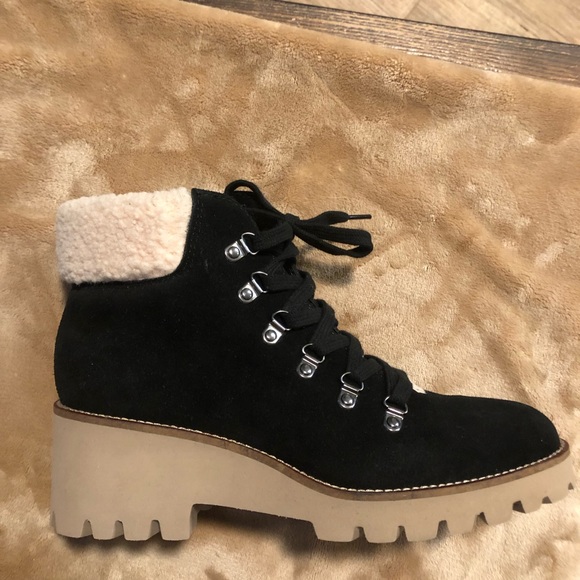 Women’s Blondo waterproof boots. Size 8. New in box. - Picture 2 of 6